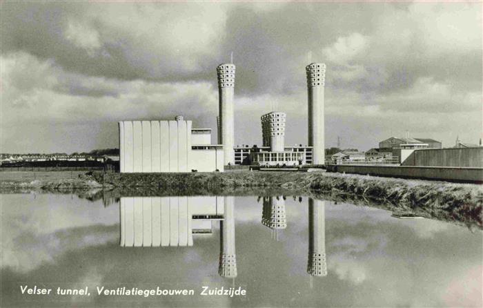 Zuidzijde Velser tunnel Ventilatiegebouwen