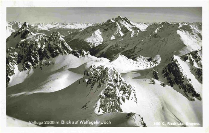 Valluga 2811m St Anton Arlberg Tirol AT Blick auf Walfagehr Joch