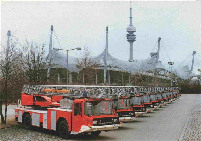 Feuerwehr Fire-Brigade Pompiers Bomberos Muenchen Zwoelf Magirus Drehleiter DLK