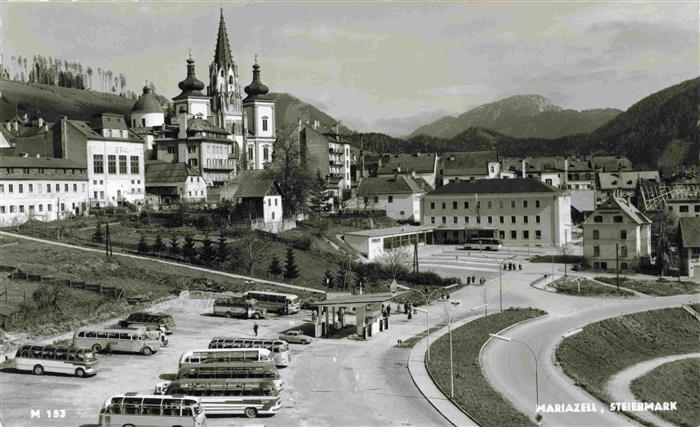 Mariazell  Steiermark AT Busparkplatz Blick zur Basilika