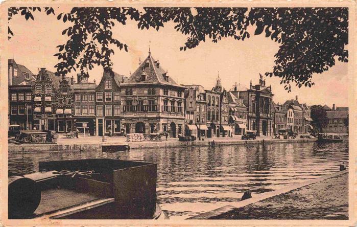HAARLEM NL Spaarne met Oude Waag en Teijler's Museum