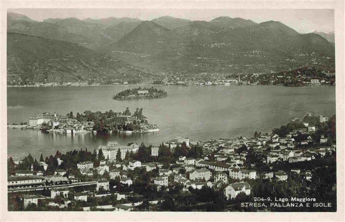 Stresa Borromeo Lago Maggiore IT Panorama Pallanza e Isole