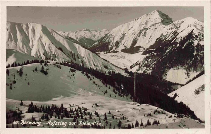 Berwang Tirol AT Panorama Aufsteig zur Bleispitze Winterlandschaft Alpen