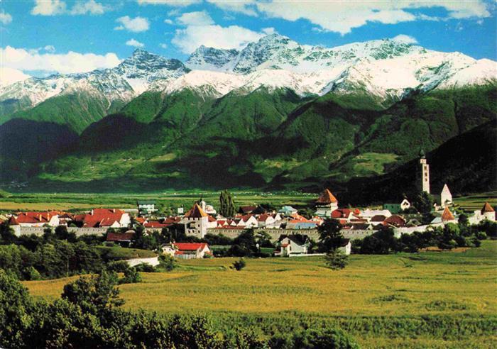 Glurns Glorenza Suedtirol IT Ortsansicht mit Kirche Tschengelser Hochwand Ortler