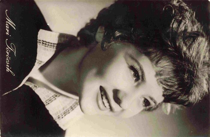 SchauspielerIN Actor Acteur Actrice Attore Attrice-- Mari Toeroecsik Progress