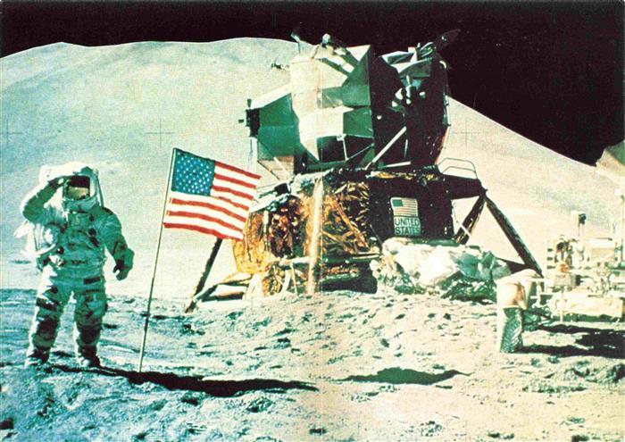 Astronaut Colonel James B. Irwin Apollo15 Monde