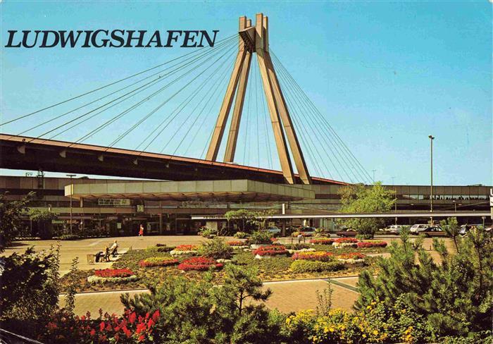 Ludwigshafen  Rhein Hauptbahnhof mit Pylon