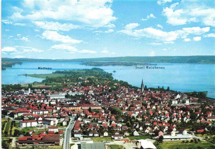 Radolfzell Bodensee Fliegeraufnahme mit Halbinsel Mettnau und die Insel Reichena