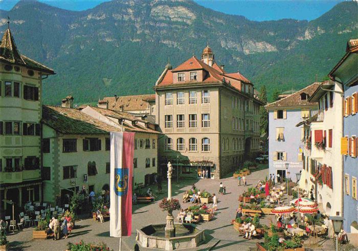 Kaltern Caldaro Suedtirol IT Dorfplatz mit Mariensaeule