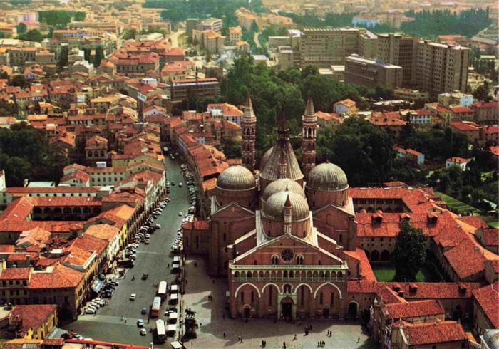 PADOVA Veneto IT Chiesa del Santovista dall aereo