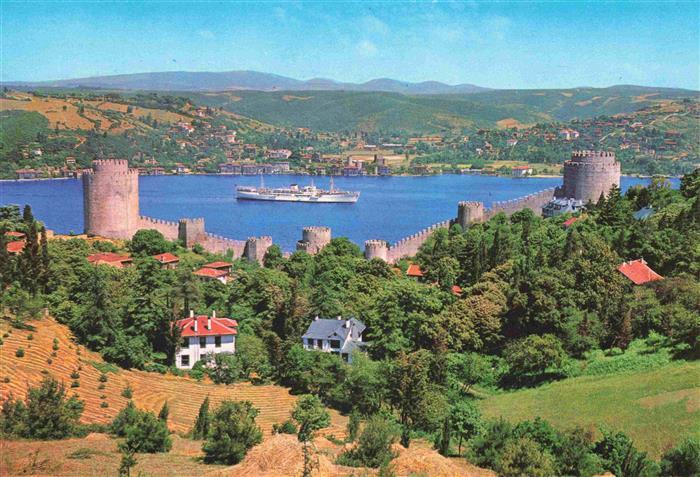 Istanbul Constantinopel TK Rumelihisar im Bosphorus