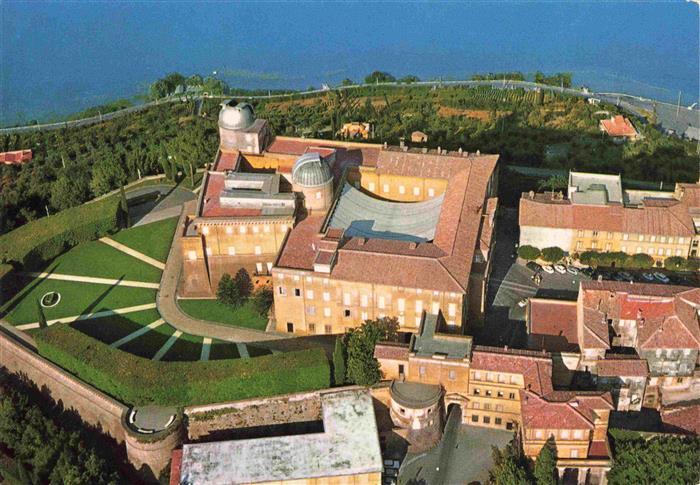 Castelgandolfo Paepstlicher Sitz mit Garten Fliegeraufnahme