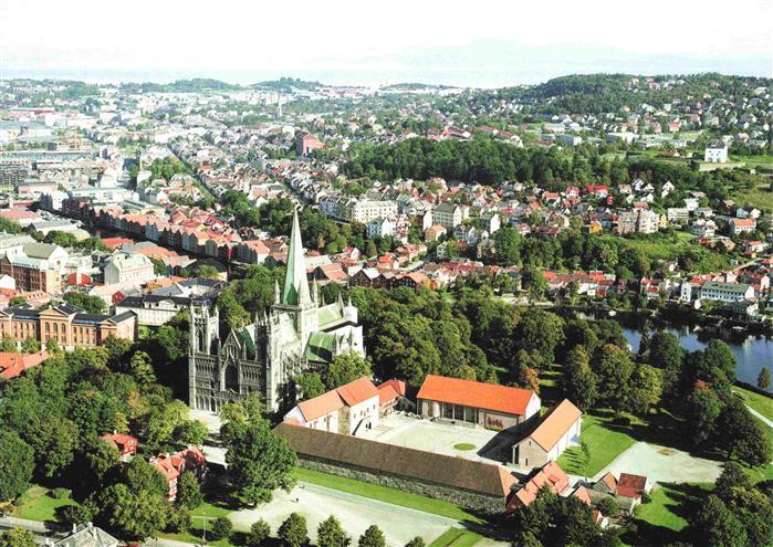 Trondheim Trondhjem Norge Nidaros domkirke og Ekrebispegarden Fliegeraufnahme