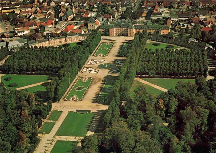 Schwetzingen BW Schloss mit Schlossgarten Fliegeraufnahme