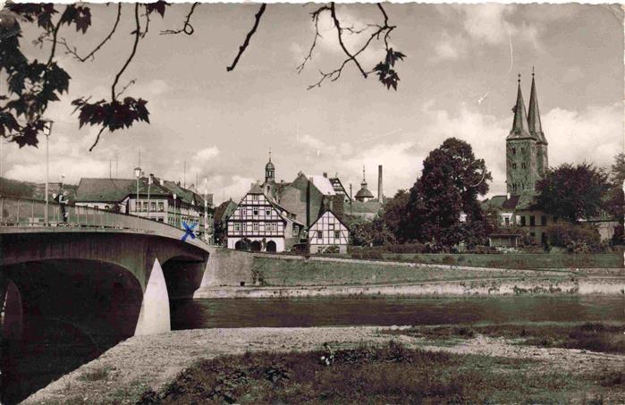 Hoexter Weser Partie an der Weser Blick zur Stadt