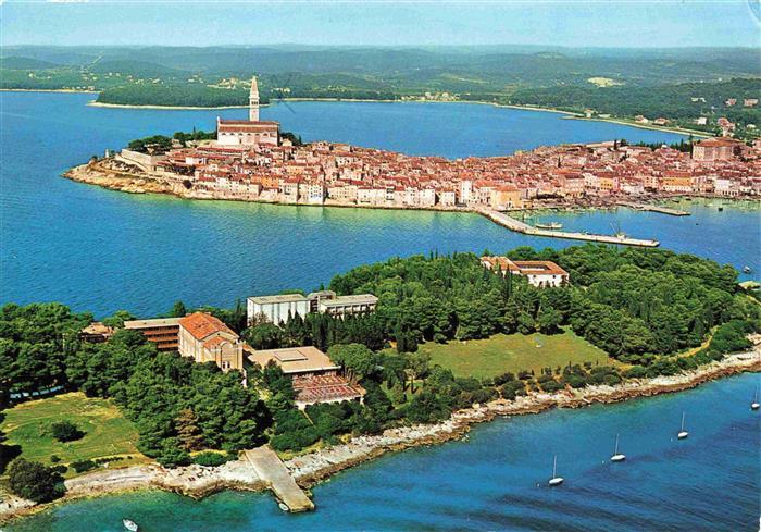 Rovinj Rovigno Istrien Croatia Kuesenpanorama Hafen Halbinsel