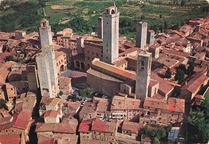 S Gimignano San Gimignano Toscana IT Panorama dall aereo