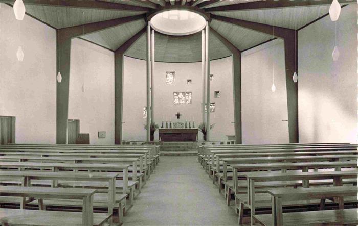 Baiersbronn Schwarzwald Kirche Maria Koenigin der Apostel Innenansicht