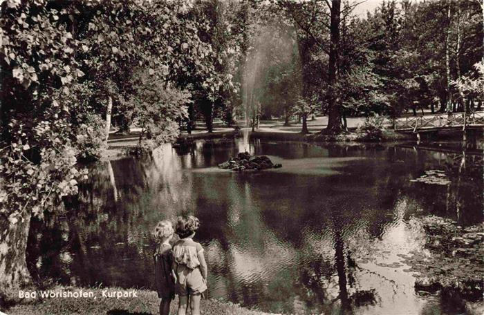 BAD WoeRISHOFEN Partie im Kurpark Kinder am Teich