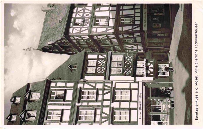 Berncastel BERNKASTEL-KUES Mittelalterliche Fachwerkhaeuser Altstadt