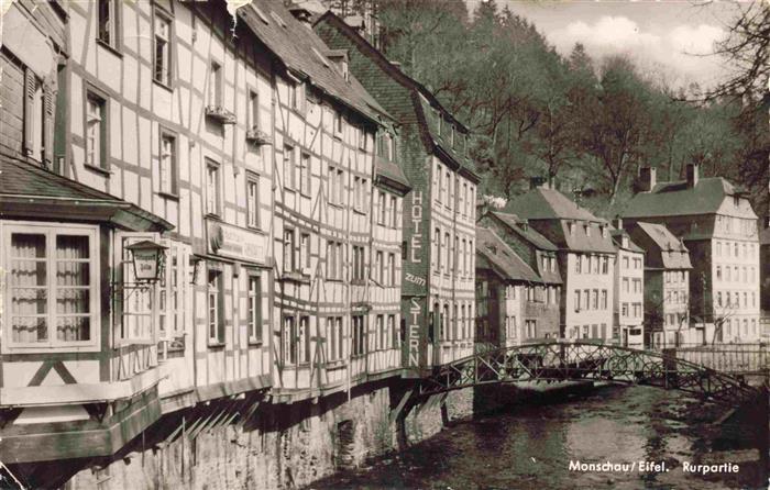 Monschau Montjoie NRW Haeuserpartie an der Rur
