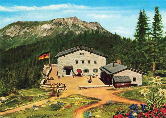 BERCHTESGADEN Bayern Kuehrointhaus gegen Untersberg