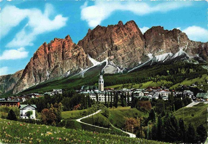Cortina d Ampezzo Veneto IT Panorama Blick gegen Pomagagnon Dolomiten