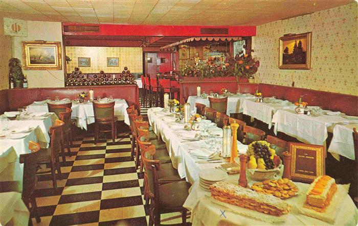 NEW YORK City USA La Petite Maison Restaurant