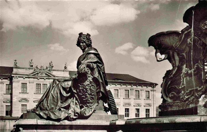 ERLANGEN Bayern Schloss Statue