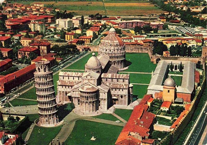 PISA Toscana IT Fliegeraufnahme mit Dom und Schiefer Turm