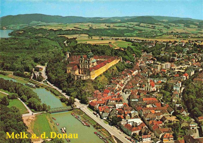 Melk Donau Niederoesterreich AT Fliegeraufnahme