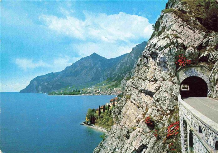 Limone-sul-Garda Brescia Lombardia IT e la Gardesana Occidentale