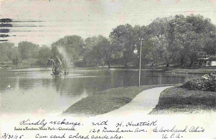 CLEVELAND Ohio USA Wade-Park Fontaene Teich Park Baeume Parkweg Brunnen