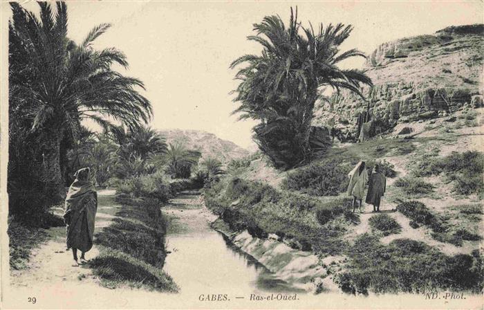 Gabes Tunesie Ras-el-Oued Bach Palmen Oase Felsen Einheimische Nordafrika