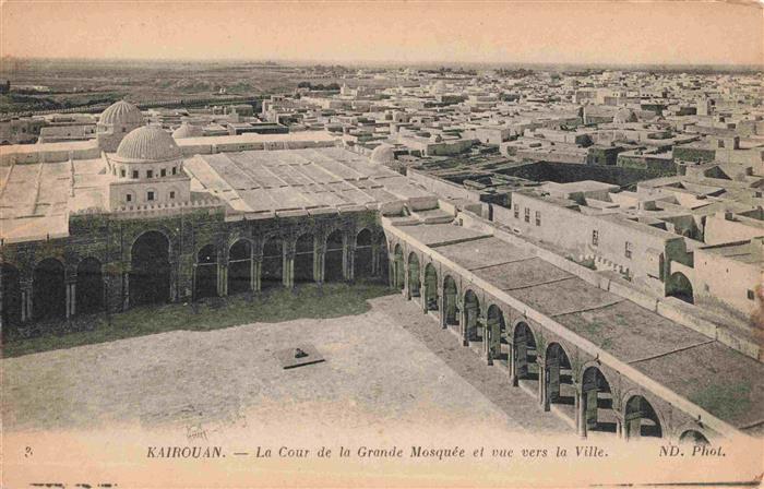 KAIROUAN Qairawan Tunesie Grande-Mosquée Cour Innenhof Kuppel Boegen Stadtpanora