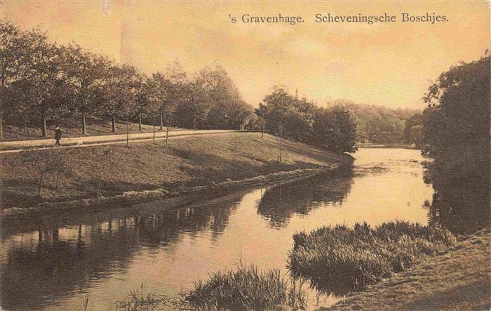 S-Gravenhage Den Haag NL Scheveningsche-Boschjes Park Kanal Baeume Wiese Spazier