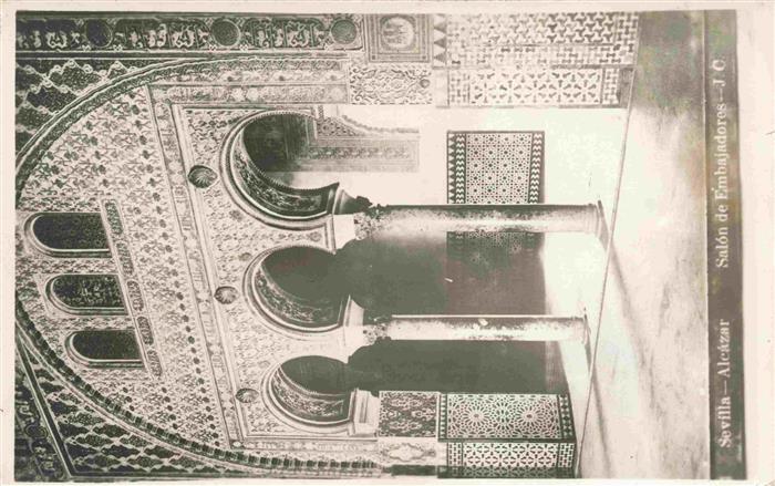 SEVILLA Andalucia ES Alcazar Salon-de-Embajadores Maurische-Architektur Saeulen