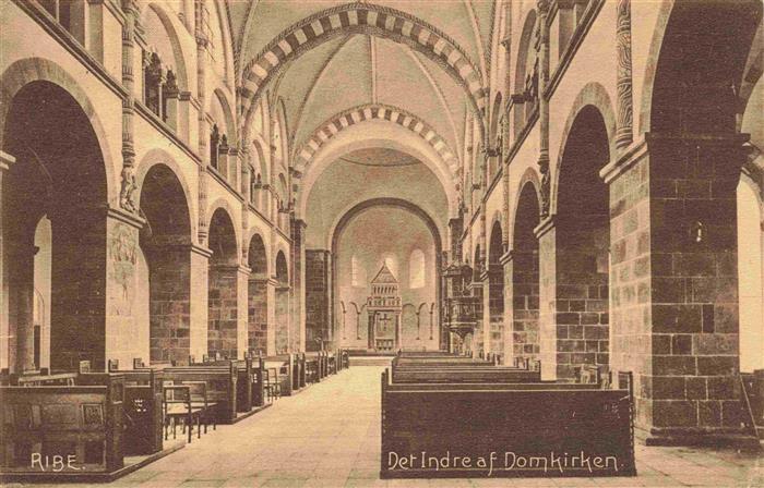 Ribe DK Domkirken Dom Kirchenschiff Rundbogen Saeulenhalle Innenraum Kirchenbaen