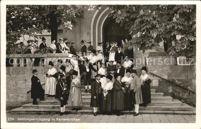 Partenkirchen Sonntagskirchgang