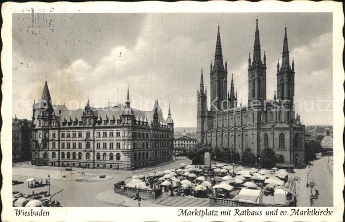 Wiesbaden Marktplatz mit Rathaus und ev Marktkirche