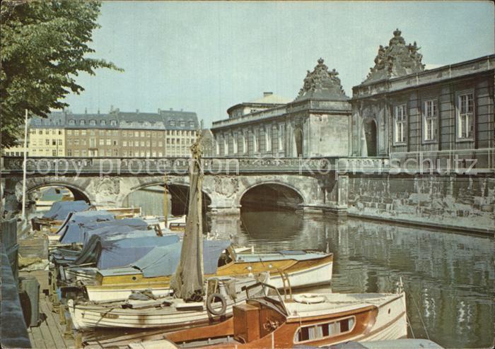 Kobenhavn Marmorbruecke Bootsliegeplatz