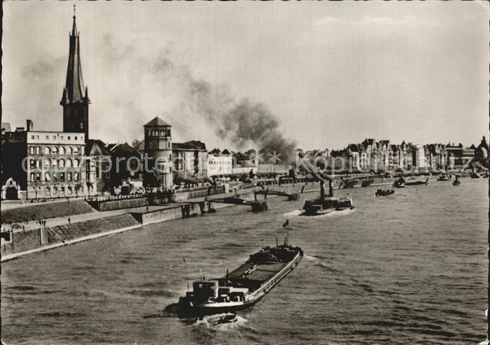 DuessELDORF  CITY Teilansicht Rheindampfer