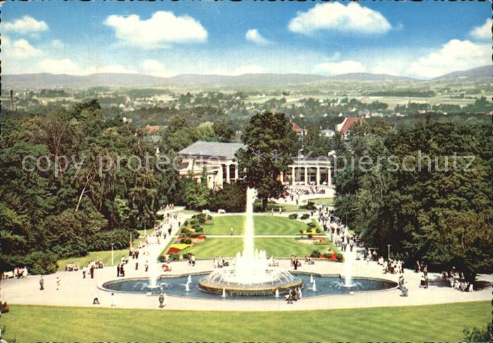 Bad Oeynhausen Kurpark Fontaene mit Wiehengebirge