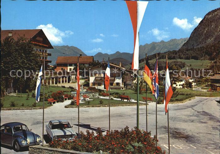 Hinterthiersee Ortspartie Fahnen Blick auf Zahmen und Wilden Kaiser Kaisergebirg