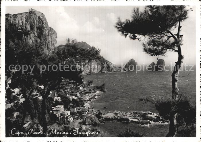 Capri Piacola Marina e Faraglioni Kueste Felsen