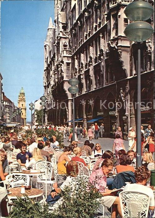 Muenchen Bayern Fussgaengerzone Rathaus