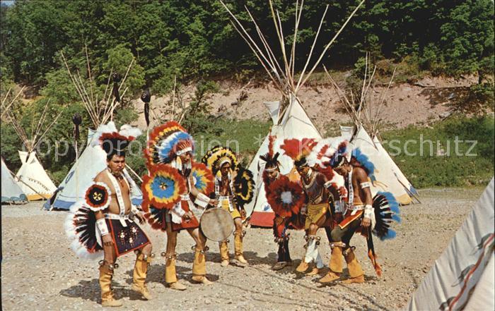 Indianer Native American Colorful Indian Dancers