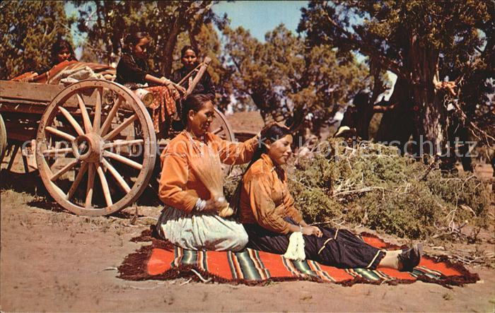 Indianer Native American Navajo Indian Life Brushing Hair
