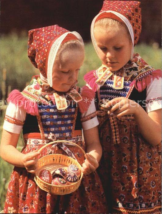 Lausitz Sorbische Kinder mit Schleifentrachten