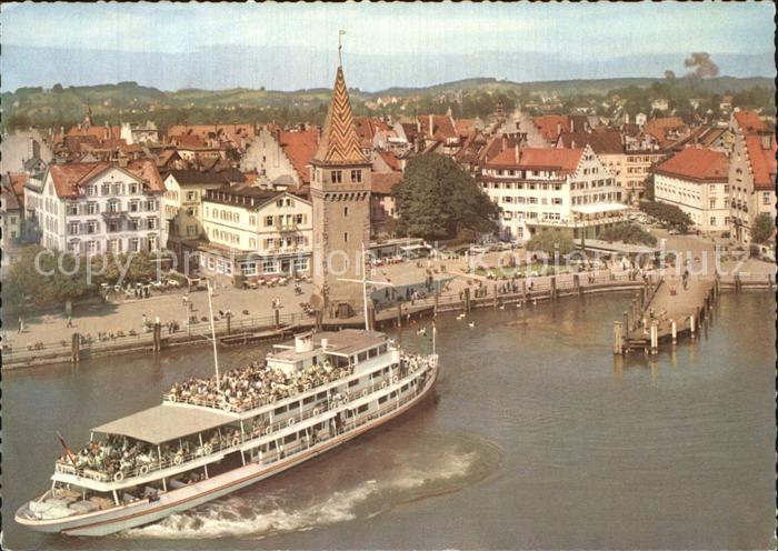 Lindau Bodensee Hafenansicht mit Personenschiffen